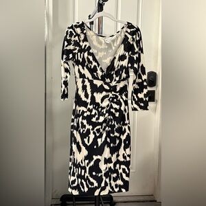 Diane von Furstenberg Silk Dress Size 6 fits like a 2/4